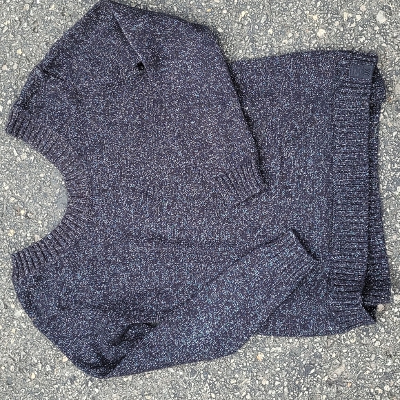 ✅️3/$40 HURLEY sweater - Picture 5 of 5